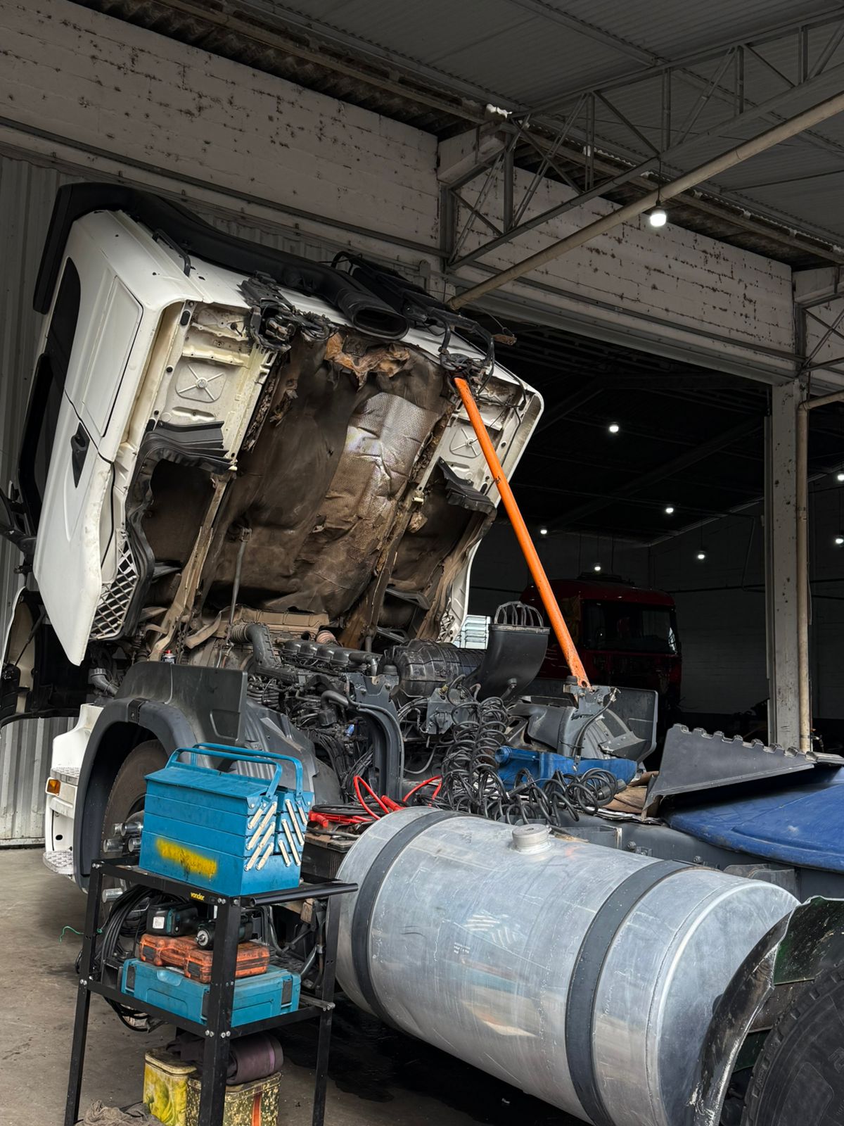Cabine erguida — revisão de motor